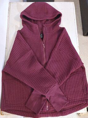 XL plum purple Gap Fit quilted hoodie with pockets